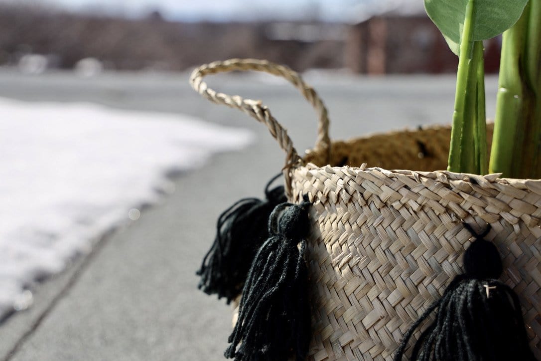 Vienna - Seagrass Basket With Black Tassel