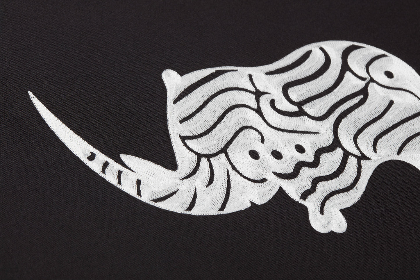 Kifaru Black / Ivory