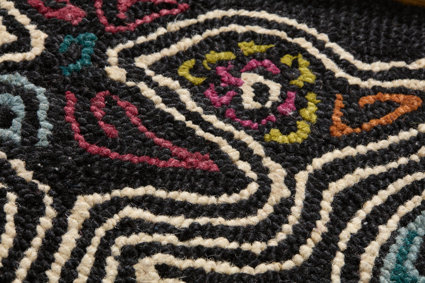 Tule Black / Multi
