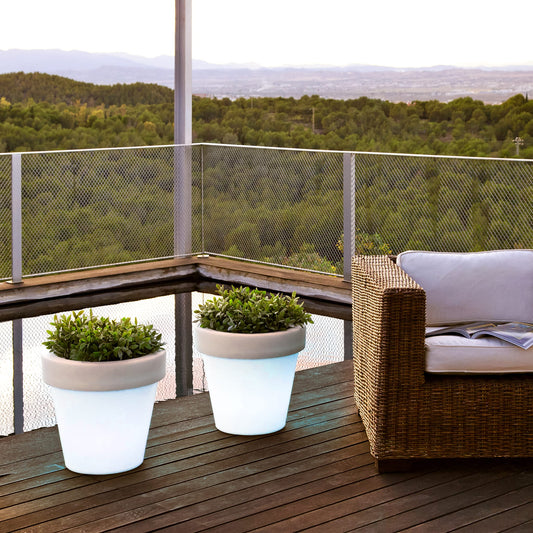 Magnolia Solar & Rechargeable