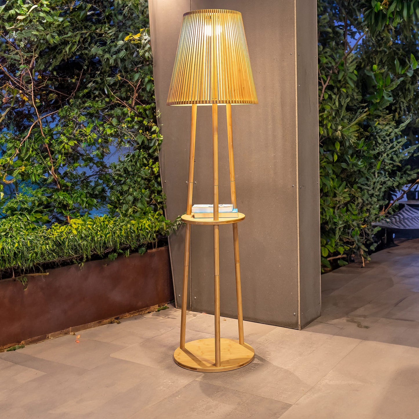 Okinawa Solar-charged Floor Lamp