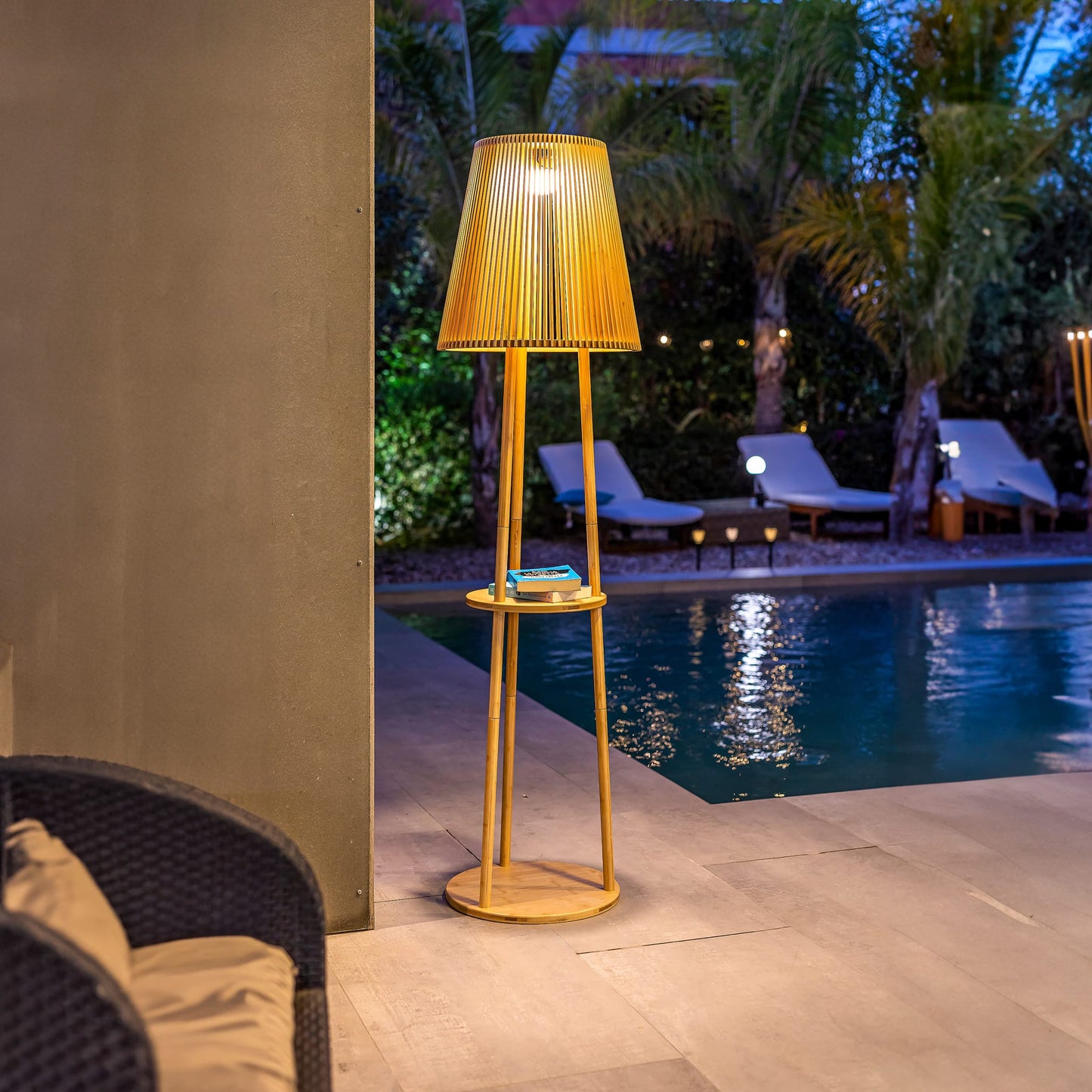 Okinawa Solar-charged Floor Lamp