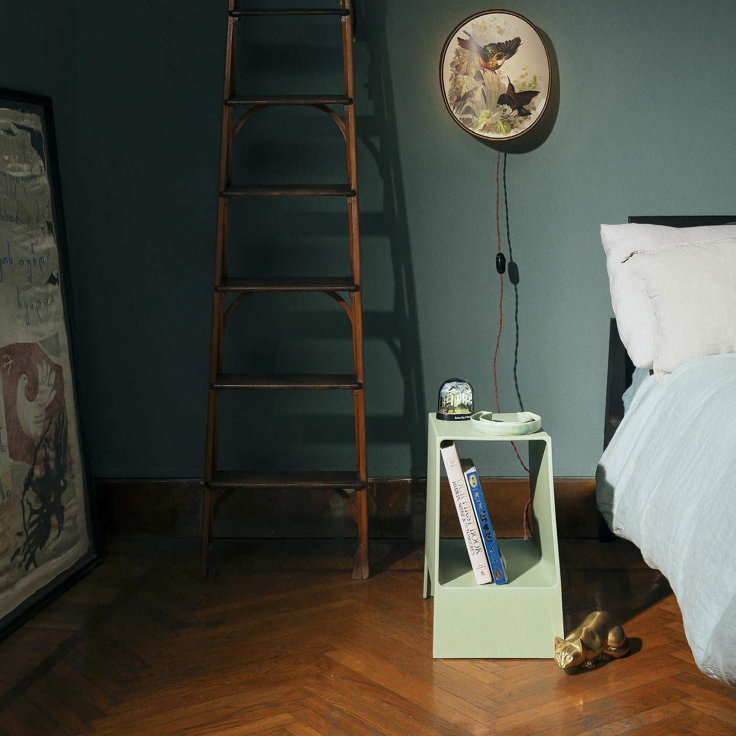 TOMO End Table Indoor & Outdoor