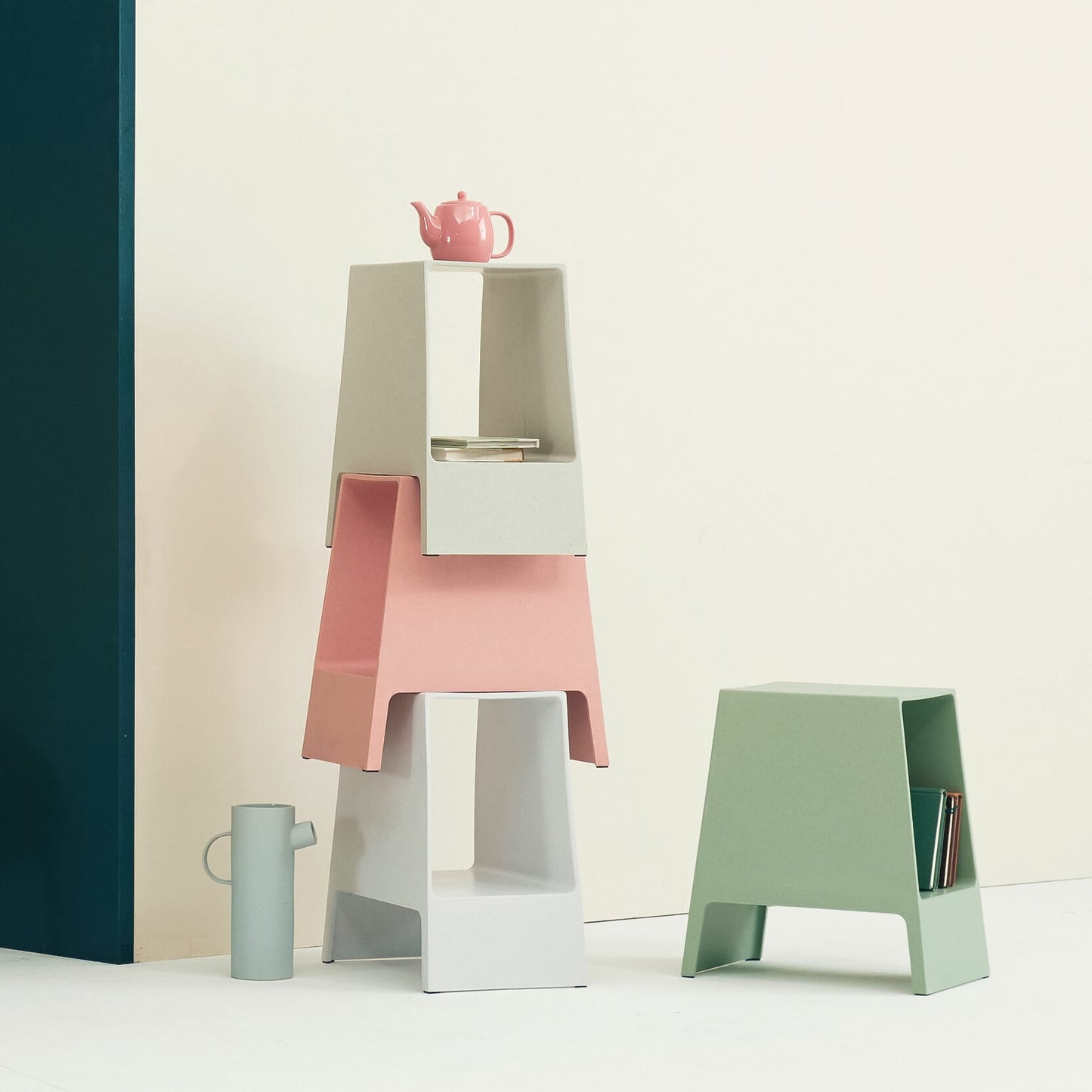 TOMO End Table Indoor & Outdoor