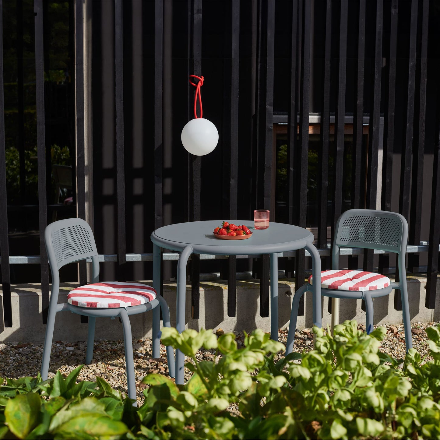 Toní Bistro Set 1 Round Table + 2 Chairs