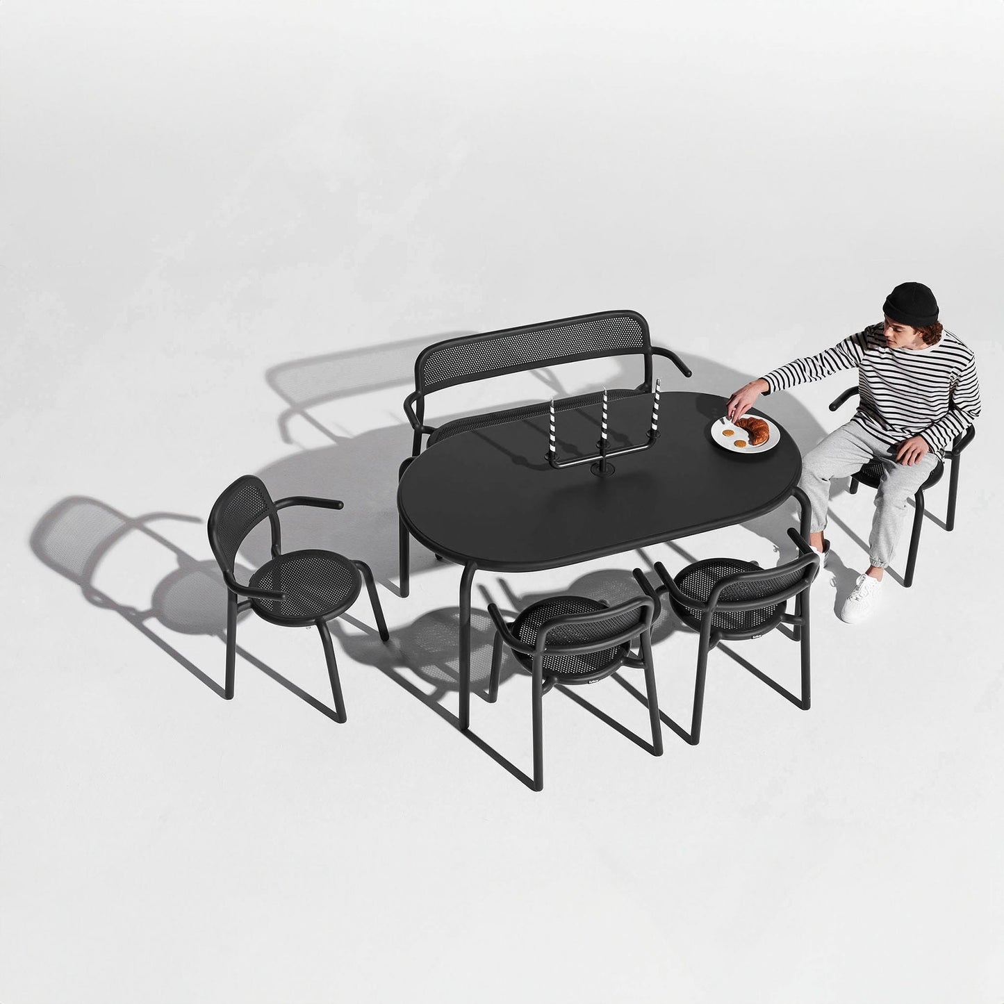 Toní Tavolo Up to 6-Seater