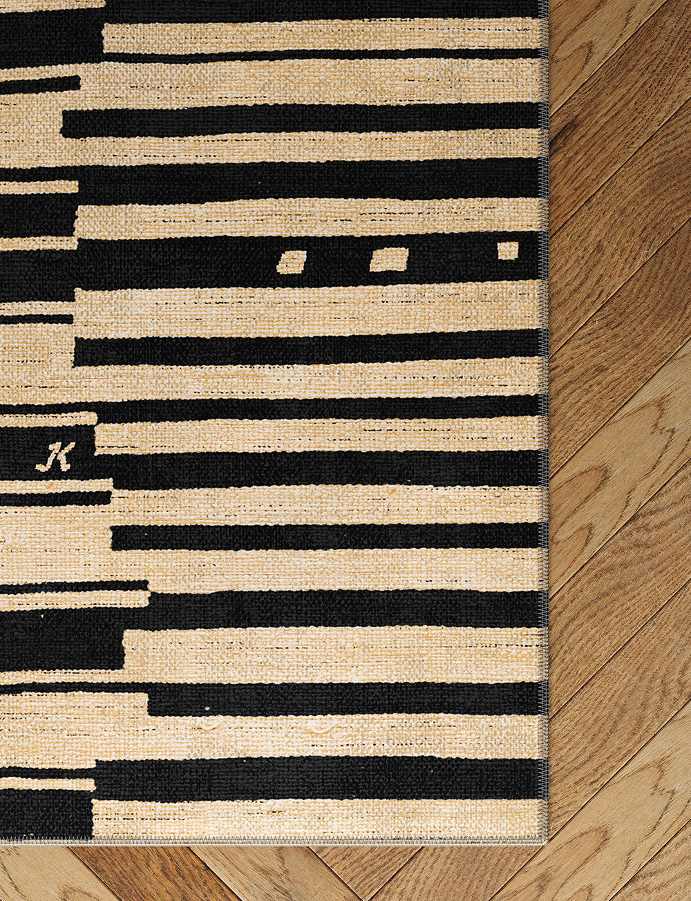 Xelara Natural Black Rug