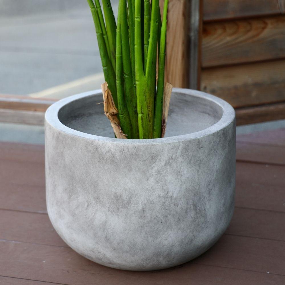 Berto Cement Planter 15''