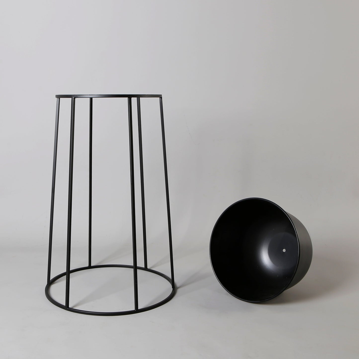 Fazel Black Raised Metal Pot Planter 2’