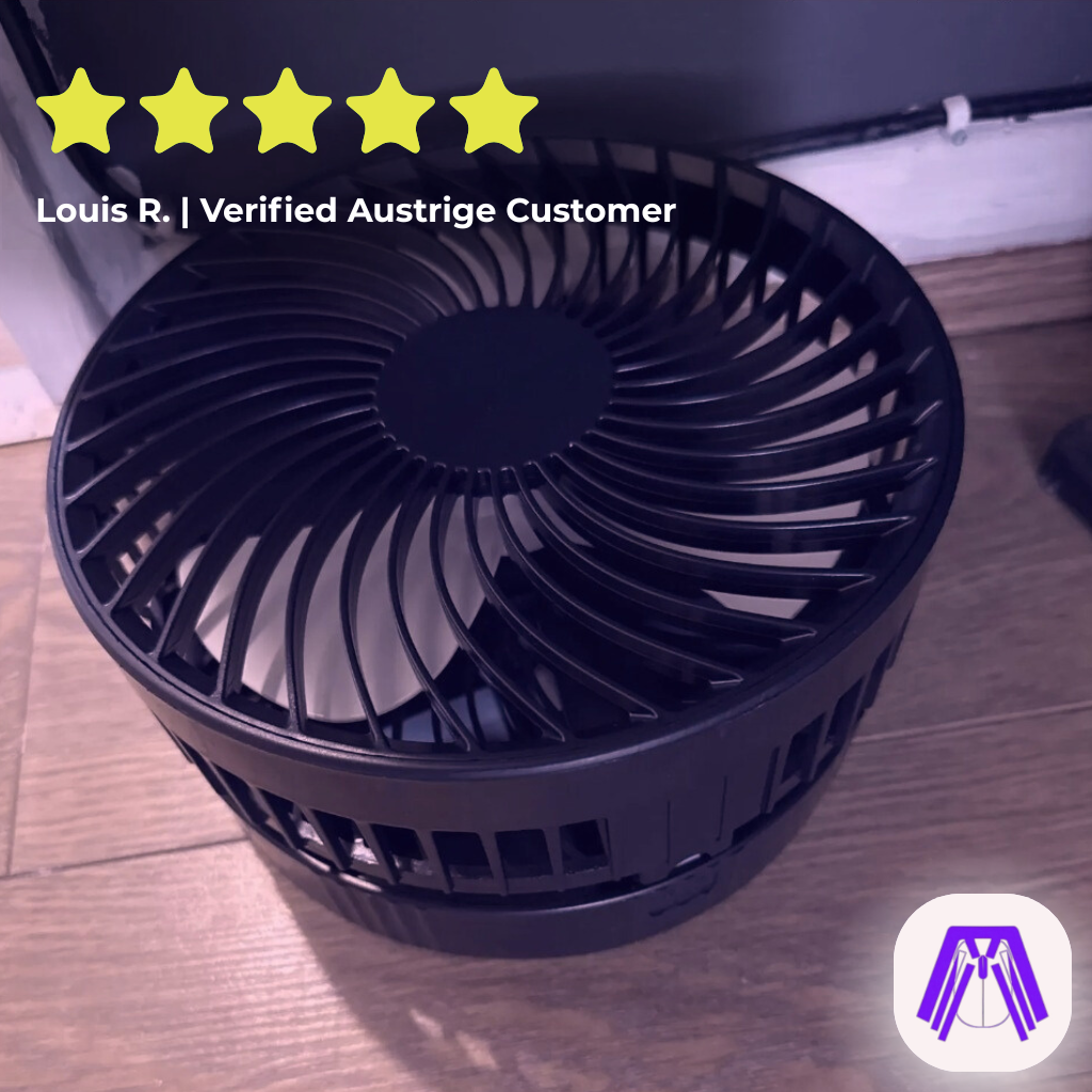 Black fan on a wooden floor with five-star rating and customer text overlay