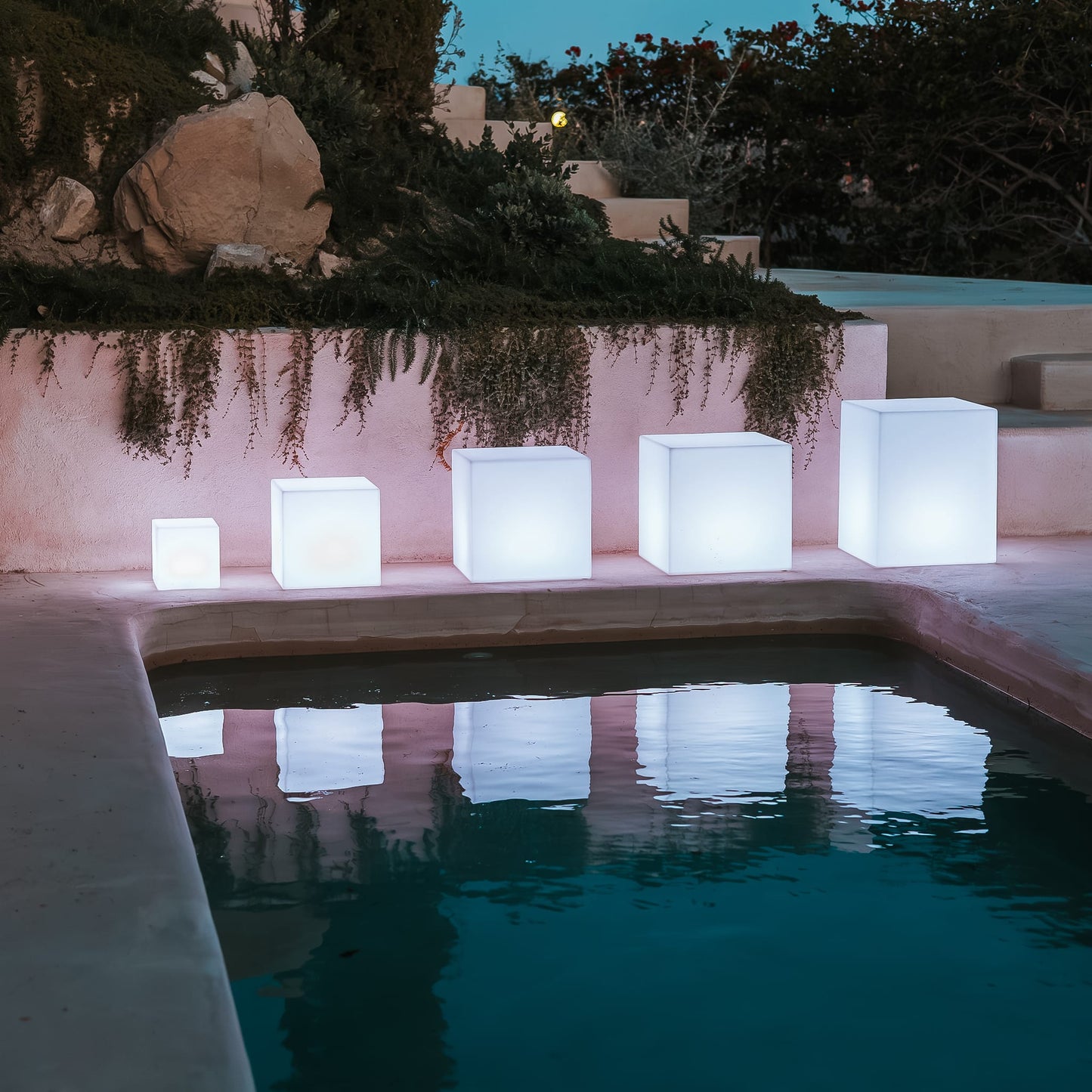 Cuby Solar & Rechargeable Cube Lamp