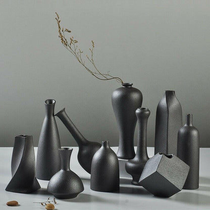 Futuristic Black Glaze Vase | Austrige