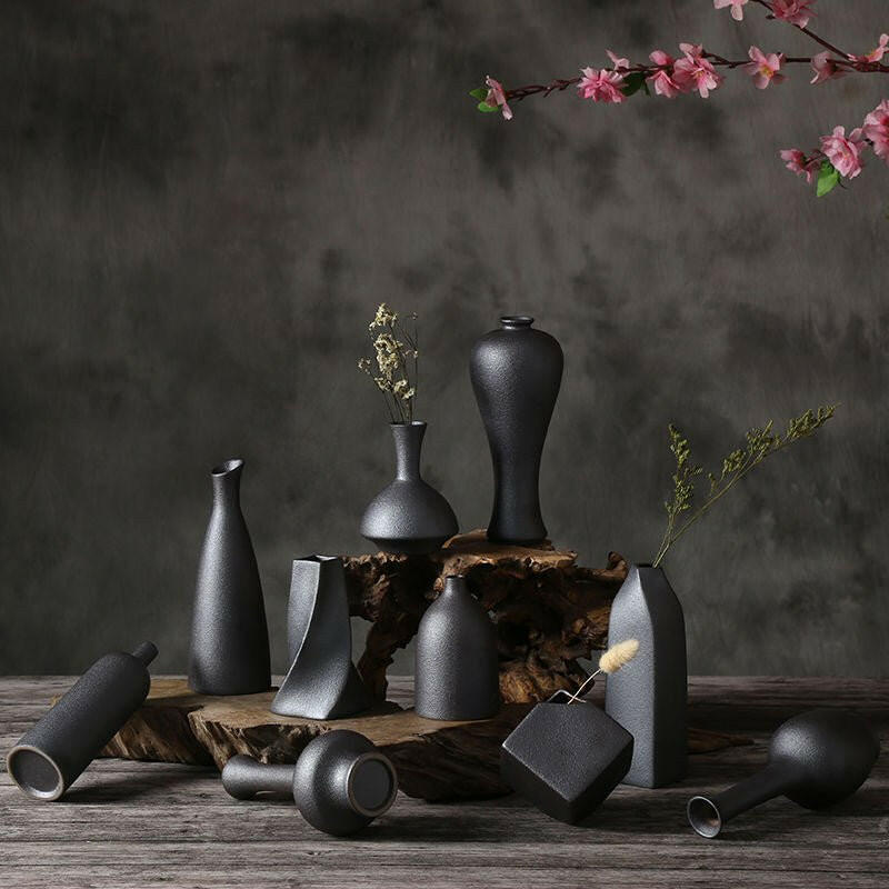 Futuristic Black Glaze Vase | Austrige