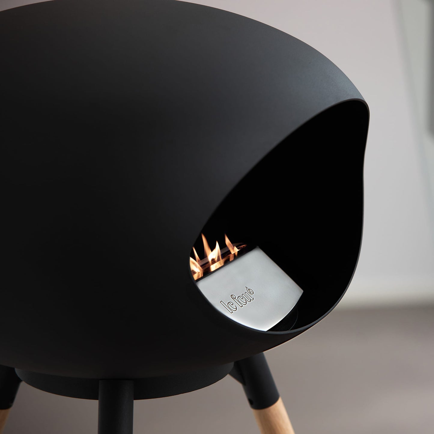 Le Feu Ground Low Dome Black