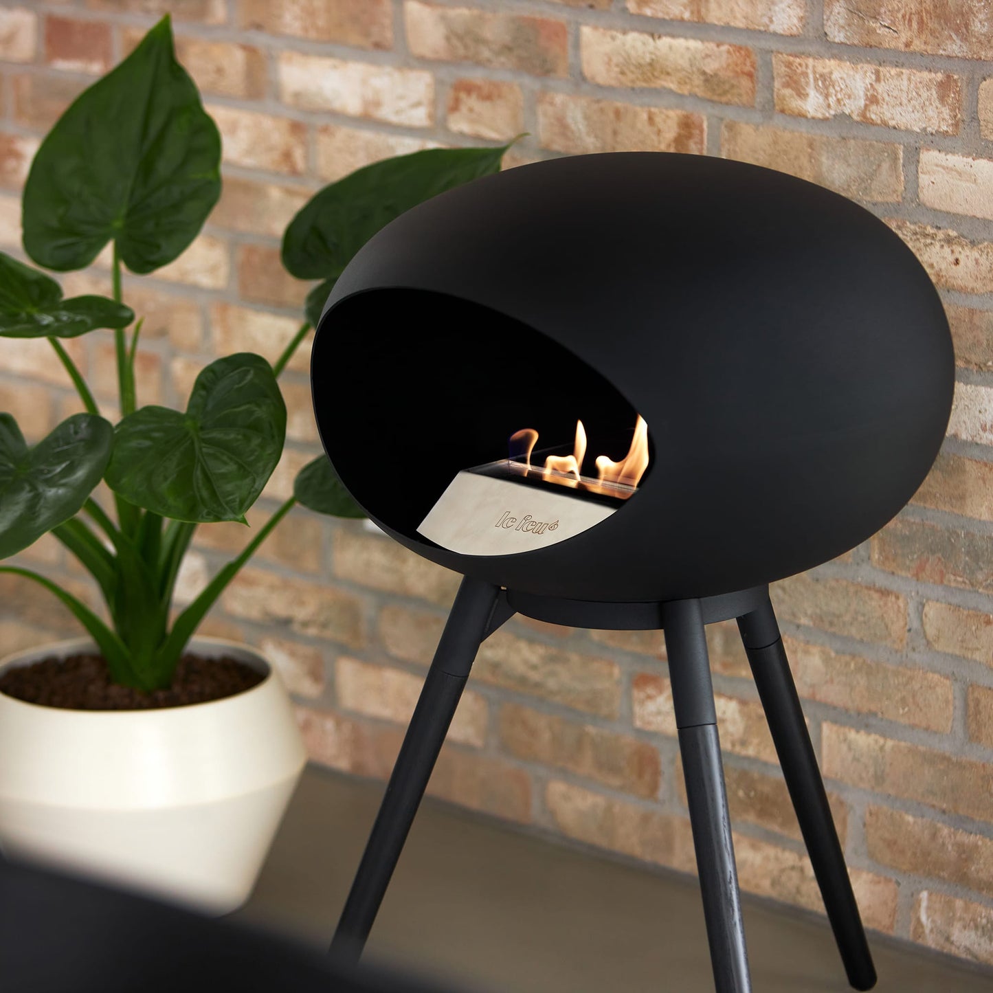 Le Feu Ground Low Dome Black